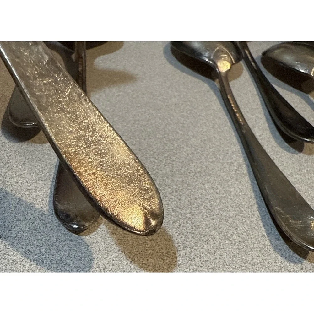 INTERNATIONAL SILVER CO 12 silver-plated vintage Soup/ Bouillon spoons stamped